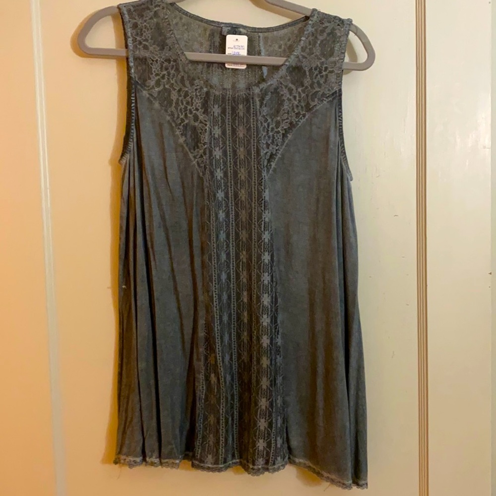 NWT Sleeveless Grey Top with lace detail
